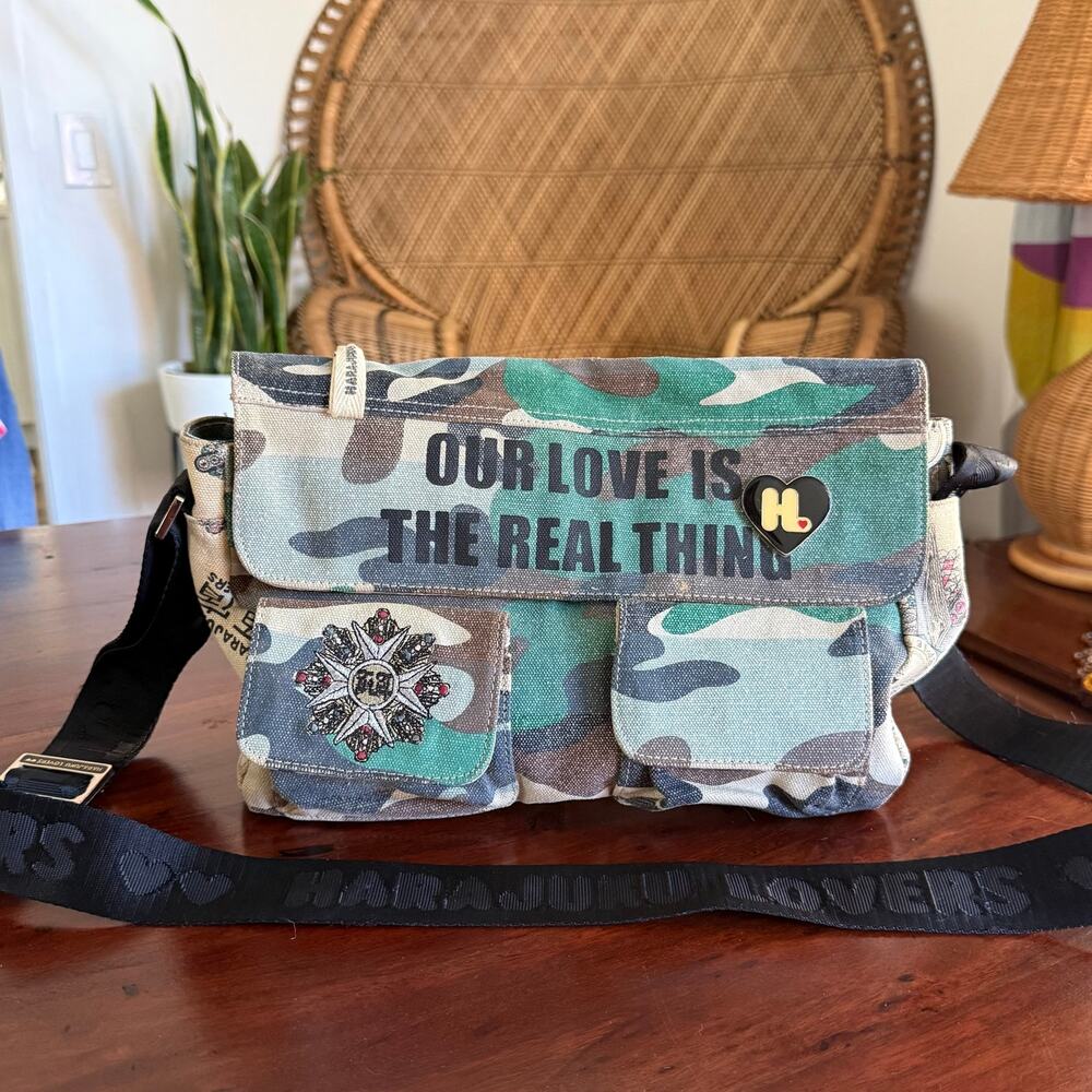 VTG Y2K Harajuku Lovers Gwen Stefani camouflage crossbody messenger bag